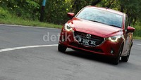 Perjalanan sejauh 288 km itu masih bisa dilalui oleh 7 peserta. Karena dalam etape kedua ini belum ada mobil Mazda2 yang gugur atau kehabisan Bahan Bakar Minyak (BBM).