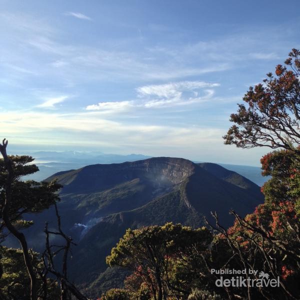 Napak Tilas Soe Hok Gie ke Gunung Pangrango