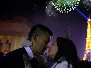 Rio Dewanto dan Atiqah Hasiholan Ciuman Keliling Dunia di Film Cinta Selamanya