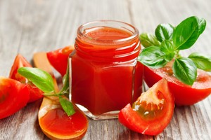 Bagaimana Membuat Saus Tomat Sendiri yang Enak?