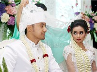 Menikah untuk yang kedua kalinya, Hengky memang mengaku lebih santai.