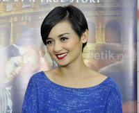 Joanna masih betah dengan rambut superpendeknya. Pool/Noel/detikFoto.