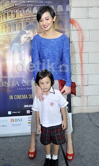 Joanna dan Zeraiah saat ditemui di Kuningan City, Kuningan, Jakarta Selatan, Rabu (22/4/2015). Pool/Noel/detikFoto.