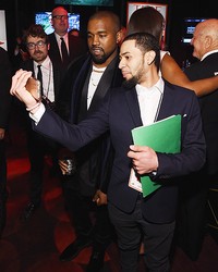 Para tamu yang datang tak lupa selfie dengan Kanye. Larry Busacca/Getty Images for TIME/detikFoto.
