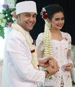 Wajah Bahagia Hengky dan Sonya Jadi Suami-istri