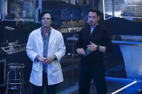 Bersama Bruce Banner, Stark mencoba merancang sejumlah formula yang justru menjadi bumerang bagi 'Anvengers'. (Dok Marvel Studios)