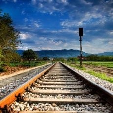 Menyusuri Rel, 14 Imigran Gelap Tewas Ditabrak Kereta di Makedonia