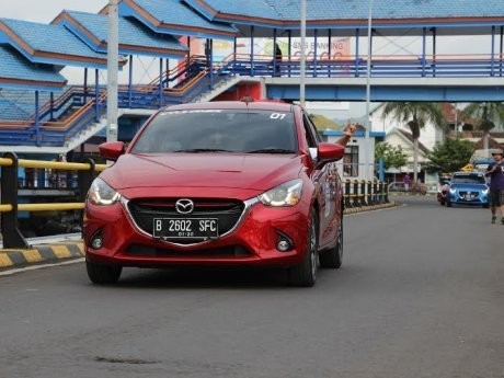 Ini Perbedaan Menggunakan Mode Sport di Mazda2 Teranyar