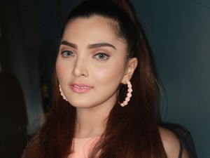 Ashanty Lantunkan Que Sera-sera Agar Arsy Tidur Pulas