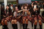 Melody dan Haruka 'JKT48' Asyik Main Handphone, Lihat Apa Tuh?