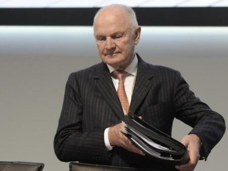 Kisruh Pimpinan, Ketua Dewan VW Group Pilih Lengser