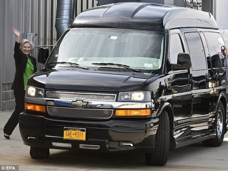 Calon Presiden Hillary Pilih Van Scooby Doo Ketimbang Limusin