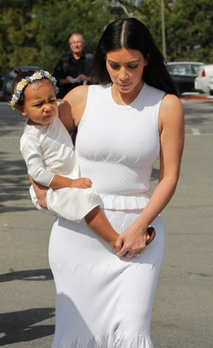 Kim Kardashian Ingin North West Jadi Ratu Selfie Seperti Dirinya