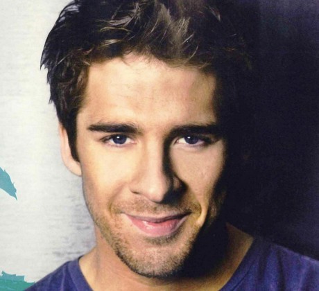 Aktor Australia Ini Berangkat ke Nepal Cari Adiknya yang Hilang