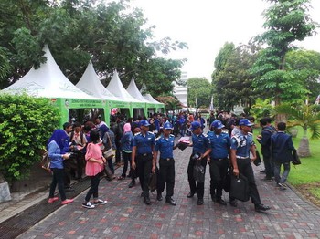 Sekitar 1 jam sebelum acara, peserta Ngopi bareng detikINET mulai berdatangan dan melakukan registrasi.