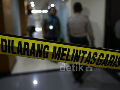 Polisi Geledah Ruang Kerja H. Lulung