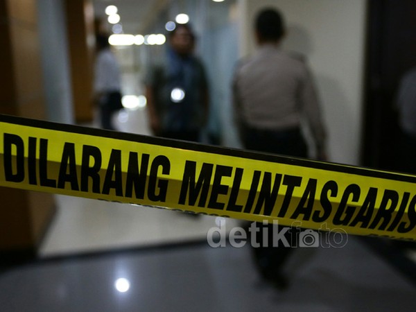 Polisi Geledah Ruang Kerja H. Lulung