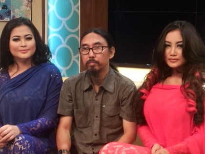 Di Luar Negeri, Pendapatan Manajer Setara Artisnya