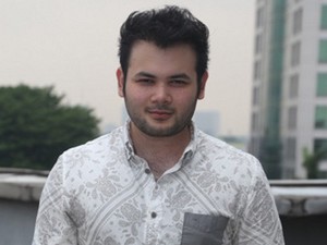 Ridho Rhoma Ditemani Seorang Gadis Saat Mobilnya Nabrak