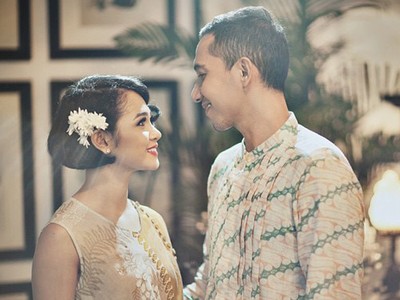 Potret Kemesraan Andien dan Calon Suami
