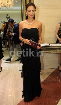 Marissa terlihat sangat anggun dan elegan. Pool/Akew/detikFoto.