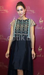 Nadya Hutagalung Wow dan Menawan di Usia 40 Tahun Nadya Hutagalung Wow dan Menawan di Usia 40 Tahun