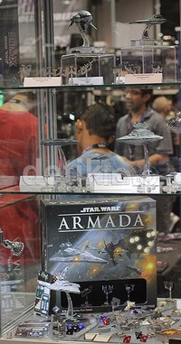 Beragam model pesawat perang di film Star Wars juga dijual dengan harga variatif.