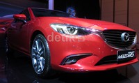 PT Mazda Motor Indonesia memperkenalkan tampang baru New Mazda CX-5 dan New Mazda6. Kenaikan harganya mencapai sekitar Rp 10 persen dibanding model lama.