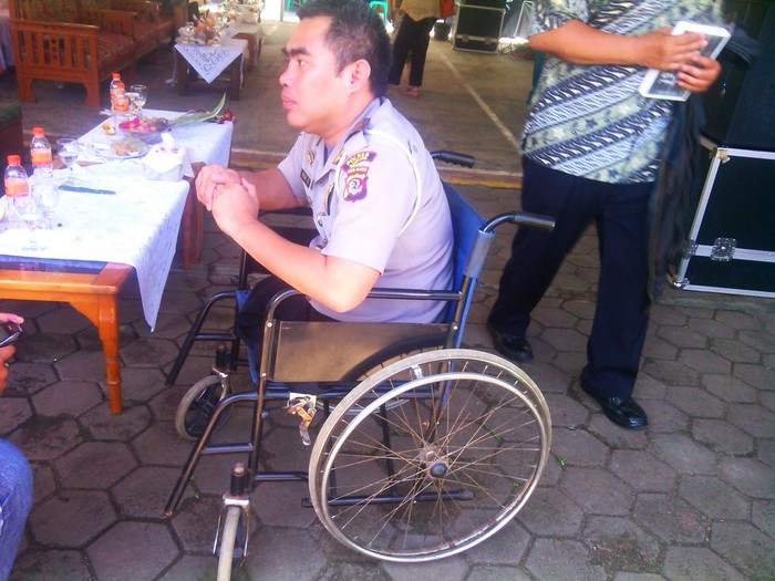 Bekerja Tanpa Sepasang Kaki, Aipda Beni: Bersemangatlah! Jangan Kecil Hati