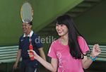 Asyiknya Main Badminton dengan Team T JKT48!