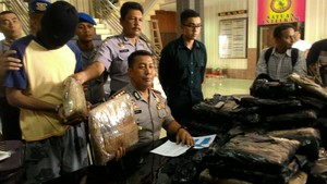 Seorang Pemuda Dibekuk di Bandara SIM Aceh karena Bawa 4 Koper Ganja
