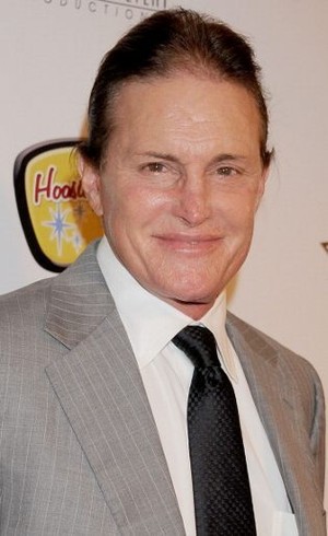 Difoto Pakai Baju Wanita, Bruce Jenner Ancam Ajukan Tuntuan Hukum
