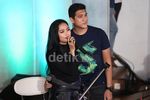 Surprise! Tantri Dapat Kejutan dari Suami di LIVECHATKustik