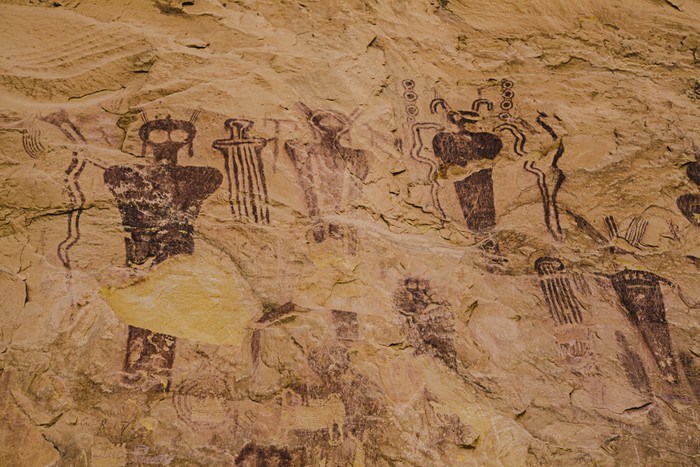 Ada Lukisan Misterius Mirip Alien di Amerika