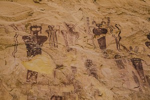 Ada Lukisan Misterius Mirip Alien di Amerika