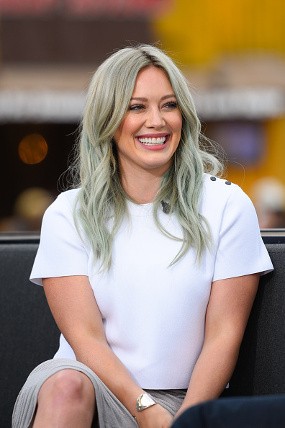 Pasca Gugat Cerai Suami, Hilary Duff Cari Pacar Lewat Aplikasi Cari Jodoh
