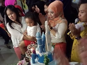 Muzdhalifah Tolak Kado Ultah Anak dari Nassar