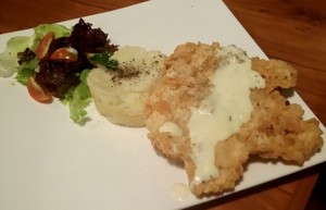 The Fool: Ada Southern Fried Chicken yang Renyah Gurih di Kafe Bergaya Casual