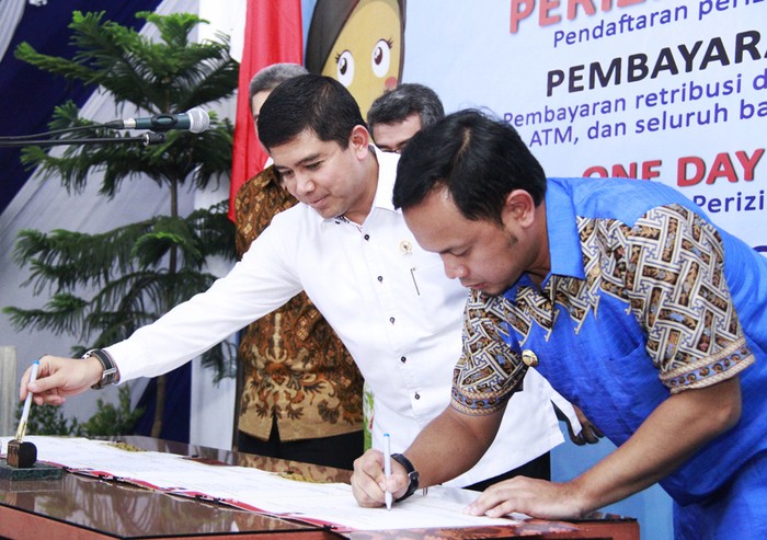 Cegah Percaloan, Wali Kota Bima Arya Luncurkan Perizinan Online