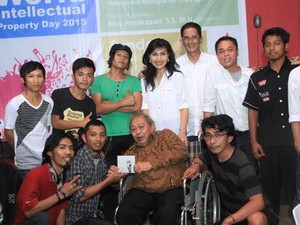 Penulis Risa Amrikasari Bicara Seniman Jalanan