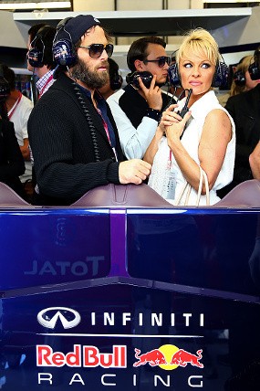 Pamela Anderson Resmi Bercerai dari Rick Salomon