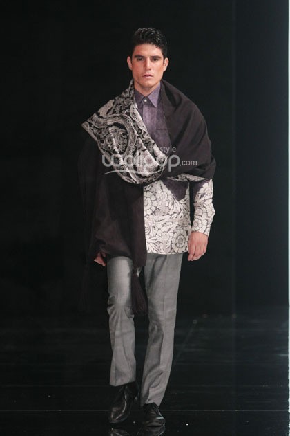 Iwan Tirta Dewaraja Iwan Tirta Private Collection at Fairmont Hotel. Senayan. Jakarta. 27/4/2014. [Foto: Mohammad Abduh/Wolipop]