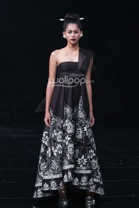 Iwan Tirta Dewaraja Iwan Tirta Private Collection at Fairmont Hotel. Senayan. Jakarta. 27/4/2014. [Foto: Mohammad Abduh/Wolipop]