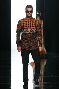 Iwan Tirta Dewaraja Iwan Tirta Private Collection at Fairmont Hotel. Senayan. Jakarta. 27/4/2014. [Foto: Mohammad Abduh/Wolipop]