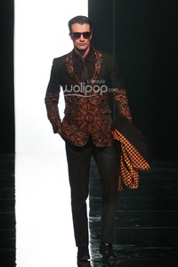 Iwan Tirta Dewaraja Iwan Tirta Private Collection at Fairmont Hotel. Senayan. Jakarta. 27/4/2014. [Foto: Mohammad Abduh/Wolipop]