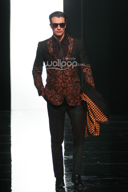 Iwan Tirta Dewaraja Iwan Tirta Private Collection at Fairmont Hotel. Senayan. Jakarta. 27/4/2014. [Foto: Mohammad Abduh/Wolipop]