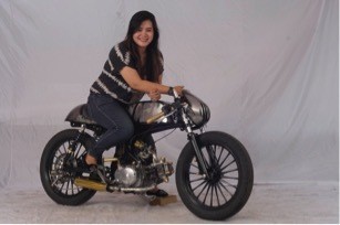 Modifikator Perempuan Eksis di Honda Modif Contest 2015
