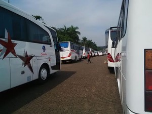 Bus Buruh Padati Monas dan Terus Berdatangan Masuk Jakarta, Rayakan Mayday