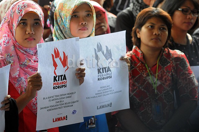 Novel Baswedan Ditangkap, Para Pegawai Berkumpul di KPK
