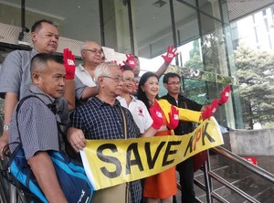 Novel Baswedan Ditangkap, Alumni Lintas Universitas Datangi KPK Serukan #SaveKPK